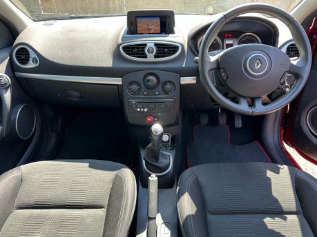 Renault Clio 1.2 DYNAMIQUE TOMTOM 16V 3 Dr 10