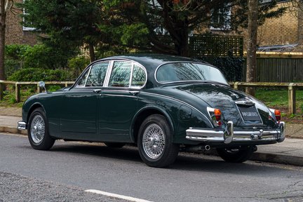 Jaguar MKII 4