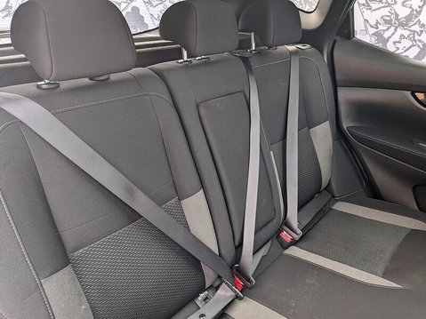 Nissan Qashqai DIG-T N-CONNECTA 18