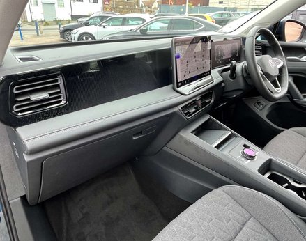 Volkswagen Tiguan 1.5 Tiguan Life TSi PHEV Semi-Auto 5dr 17