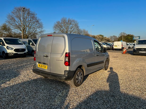 Peugeot Partner SWB L1H1 (SOLD) Low Roof Professional Air Con Nav Sensors EURO 6 NO VAT 6