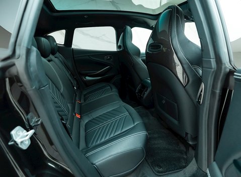 Aston Martin DBX 707 14