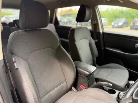 Kia Carens 1.7 CRDi SR7 Euro 6 (s/s) 5dr 9