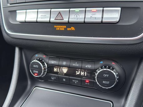 Mercedes-Benz CLA Class 2.1 CLA 220 WhiteArt D Auto 5dr 28