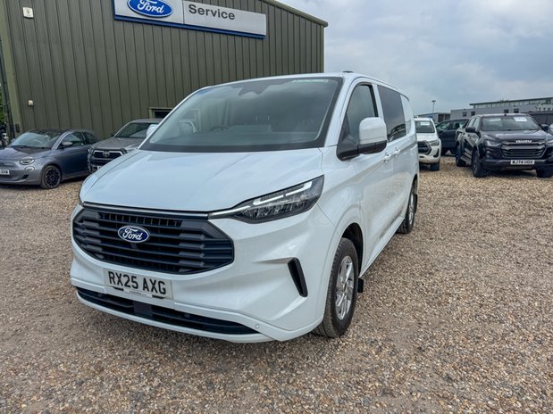 Ford Transit Custom Crew Cab SWB L1H1 Limited 320 A/C Alloys Camera Nav Sensors EURO 6 3