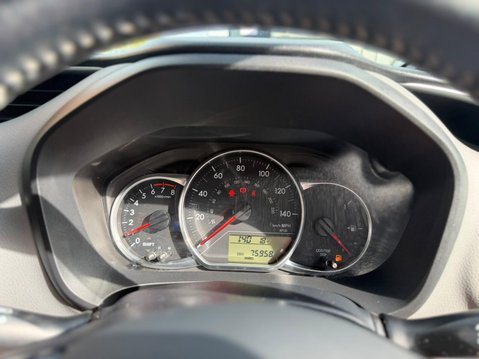 Toyota Yaris 1.33 Dual VVT-i Design Euro 6 5dr 27