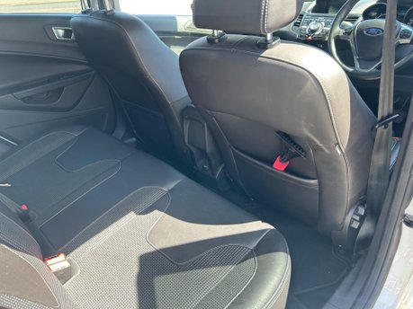 Ford Fiesta TITANIUM X 11