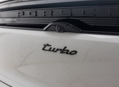 Porsche Macan Turbo Electric 41