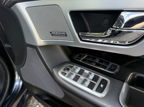 Jaguar XF 3.0d S V6 Portfolio Auto Euro 5 (s/s) 4dr 31