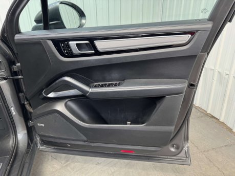 Porsche Cayenne 4.0 Cayenne T S E-Hybrid Auto 4WD 5dr 47