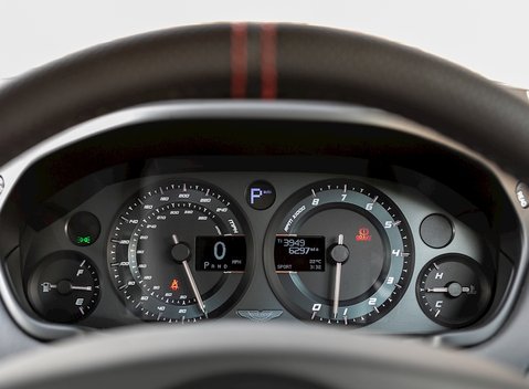 Aston Martin Vanquish 14