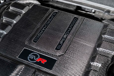 Land Rover Range Rover Sport SVR CARBON EDITION. DEPLOYABLE SIDE STEPS. MATRIX LEDs. CARBON FIBRE ENGINE BAY 42