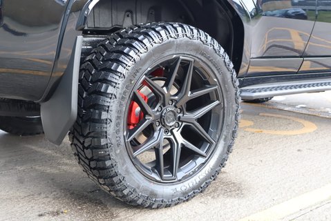 Toyota Land Cruiser 2026 COMMERCIAL 2 inch  lift 22  wheels roof light Seeker styled Rear seats 14