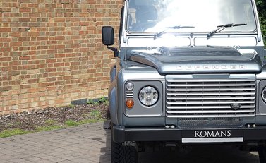 Land Rover 90 County 4