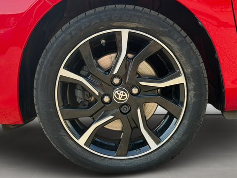Toyota Yaris 1.5 Hybrid Design 5dr CVT [Nav] 14