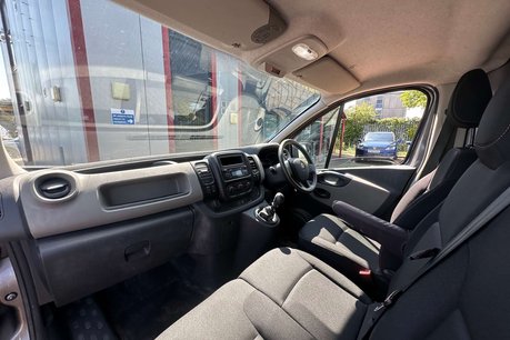 Renault Trafic 1.6 dCi ENERGY 29 Business+ Panel Van 5dr Diesel Manual LWB Standard Roof E 18