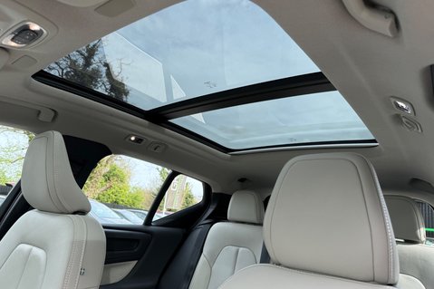 Volvo XC40 B4 INSCRIPTION MHEV 3