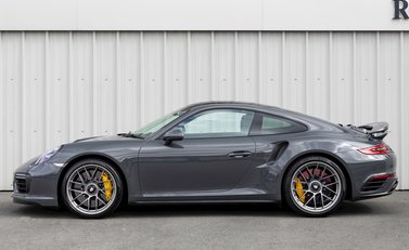 Porsche 911 Turbo S (991.2) 2
