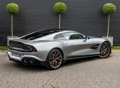 Aston Martin Vanquish V12 4