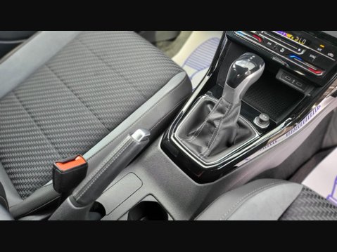 Volkswagen T-Cross R-LINE TSI DSG 19