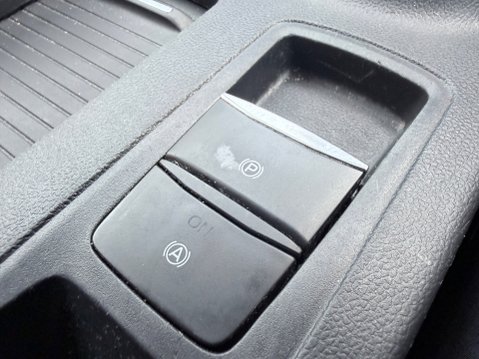 Ford Focus 1.5 ZETEC TDCI 17