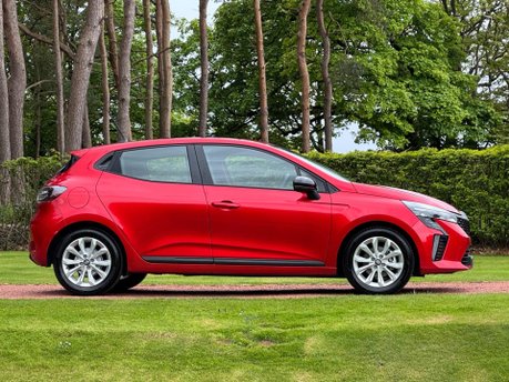 Renault Clio EVOLUTION E-TECH 11