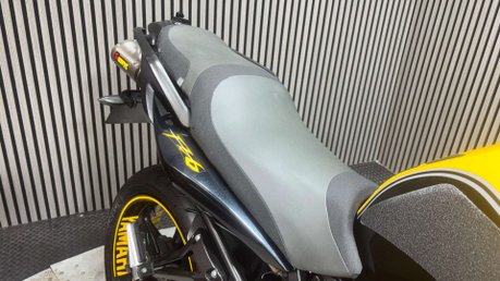 Yamaha FZ ONLY 16K CUSTOM 600CC NAKED BIKE NEW MOT WARRANTY 39