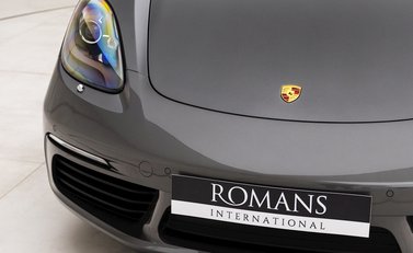 Porsche 718 Cayman 18