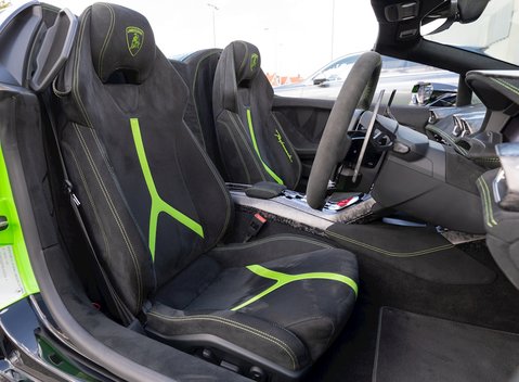 Lamborghini Huracan Spyder LP640-4 Performante 14