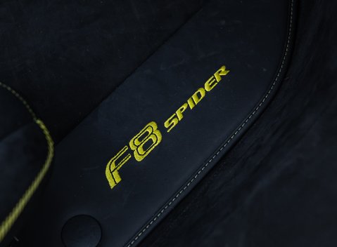 Ferrari F8 SPIDER 32