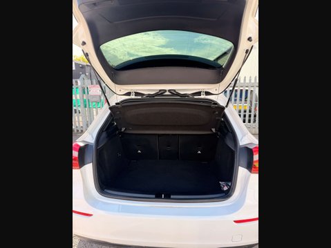 Mercedes-Benz A Class 1.5 A 180 SE D Auto 5dr 29