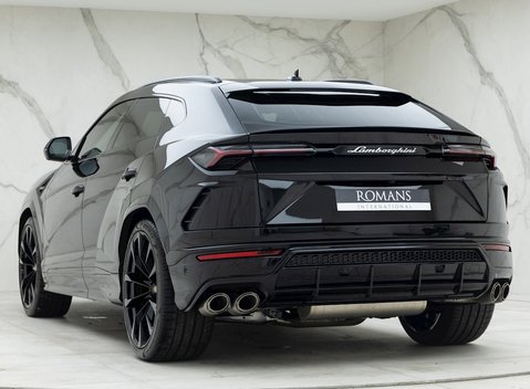 Lamborghini Urus 3