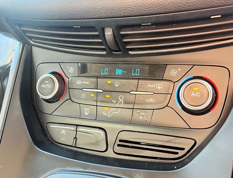 Ford Kuga 2.0 Kuga Titanium TDCI 4x4 Auto 4WD 5dr 19