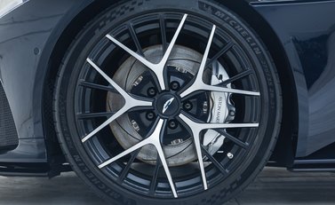 Aston Martin DB12 Volante 16