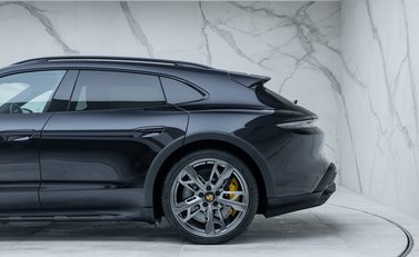 Porsche Taycan TURBO S CROSS TURISMO 43