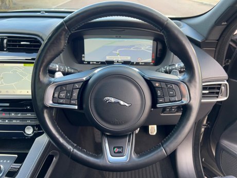 Jaguar F-Pace 3.0 D300 V6 S Auto AWD Euro 6 (s/s) 5dr 17