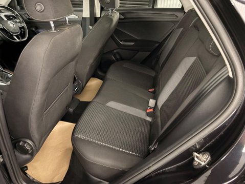 Volkswagen T-Roc 1.5 TSI EVO Active DSG Euro 6 (s/s) 5dr 8
