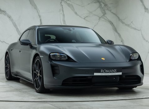 Porsche Taycan GTS SPORT TURISMO 9