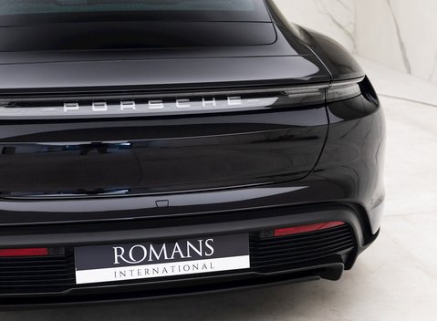 Porsche Taycan Turbo S 28