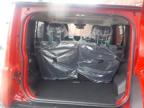 Suzuki Jimny NOMADE 1.5 FC AUTO 4WD ALLGRIP 5 Door NEW Sizzling Red 12