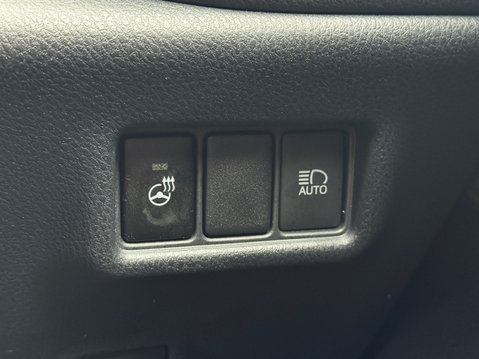 Toyota C-HR 1.8 Hybrid Excel 5dr CVT 27