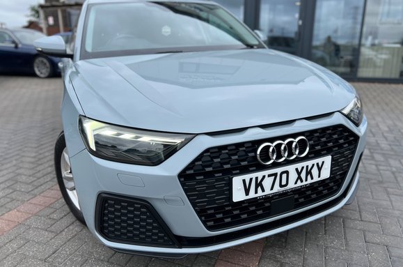 Audi A1 SPORTBACK 1.0 TFSI TECHNIK 5