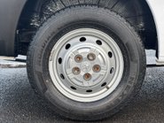 Peugeot Boxer 333 L1 H1 120 ps BlueHdi Professional - Sat Nav & Air Con 29