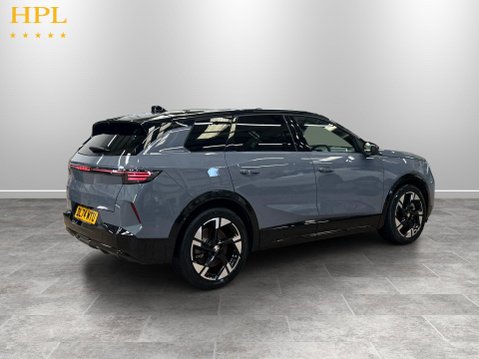 Vauxhall Grandland 73kWh Ultimate SUV 5dr Electric Auto (213 ps) Alloys - Air Con - DAB Radio 7