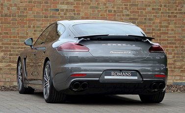 Porsche Panamera GTS 11