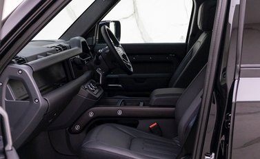 Land Rover Defender 110 P400 X 17