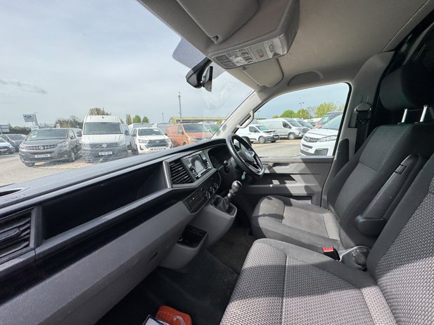Volkswagen Transporter LWB L2H1 Low Roof Highline T30 Air Con Alloys Camera 12