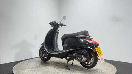 Lexmoto Vienna 2021 11K RUNNING PROJECT SCOOTER SPARES OR REPAIR 125CC CUSTOM BIKE 5