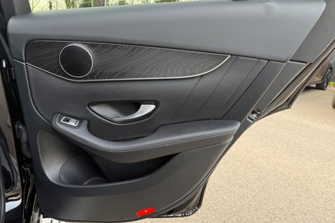 Mercedes-Benz GLC GLC 220 D 4MATIC AMG LINE PREMIUM - TWO OWNERS - PANORAMIC SUNROOF 33
