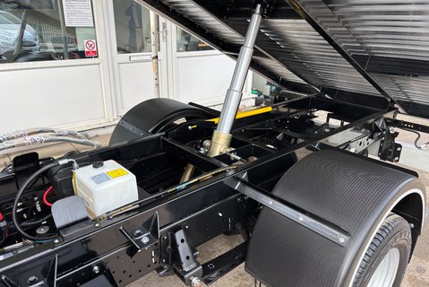 Isuzu Grafter N35.150 Toolbox Arbor Tipper Truck - Barn Doors / Lift Up Roof 9